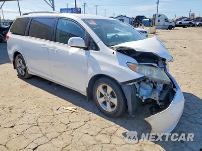 Czwarte zdjęcie samochodu z boku: 2013 TOYOTA SIENNA LE VIN:5TDKK3DC1DS348742 - miniatura