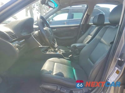 Zdjęcie 7 z 12 samochodu: 2005 BMW 325 I VIN:WBAEV33465KN98854 - miniatura
