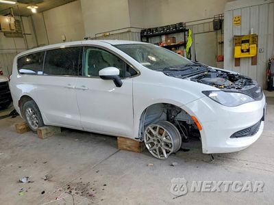 Czwarte zdjęcie samochodu z boku: 2021 CHRYSLER VOYAGER LX VIN:2C4RC1CG3MR580109 - miniatura