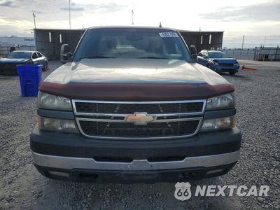 Piąte zdjęcie samochodu w środku: 2007 CHEVROLET SILVERADO K2500 HEAVY DUTY VIN:1GCHK23D97F143995 - miniatura