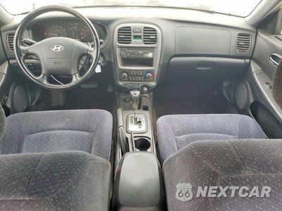 Zdjęcie 8 z 12 samochodu: 2005 HYUNDAI SONATA GL VIN:KMHWF25H55A194525 - miniatura