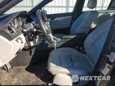 Zdjęcie 7 z 12 samochodu: 2012 MERCEDES-BENZ C 250 VIN:WDDGF4HB2CR229151 - miniatura