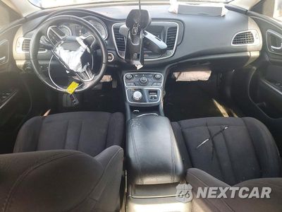 Zdjęcie 8 z 12 samochodu: 2015 CHRYSLER 200 LIMITED VIN:1C3CCCABXFN639380 - miniatura