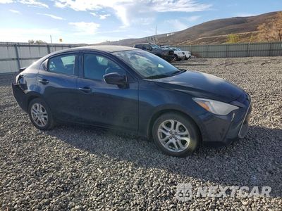 Czwarte zdjęcie samochodu z boku: 2016 SCION IA BASE VIN:3MYDLBZV4GY129119 - miniatura