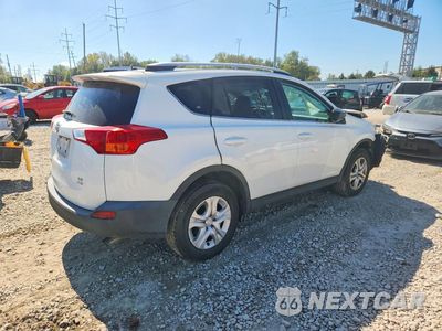 Trzecie zdjęcie samochodu z tyłu: 2015 TOYOTA RAV4 LE VIN:2T3BFREV2FW307898 - miniatura