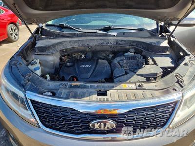 Zdjęcie 12 z 13 samochodu: 2015 KIA SORENTO LX VIN:5XYKTDA61FG638528 - miniatura