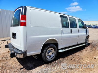 Trzecie zdjęcie samochodu z tyłu: 2025 CHEVROLET EXPRESS G2500 VIN:1GCWGAFP8S1225540 - miniatura