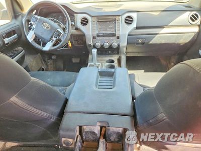 Zdjęcie 8 z 12 samochodu: 2018 TOYOTA TUNDRA SR5 VIN:5TFUW5F19JX759249 - miniatura
