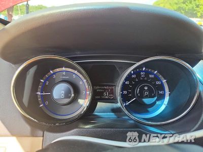 Zdjęcie 9 z 12 samochodu: 2013 HYUNDAI SONATA LIMITED VIN:5NPEC4AC4DH625636 - miniatura