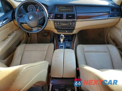 Zdjęcie 8 z 13 samochodu: 2013 BMW X5 XDRIVE35I VIN:5UXZV4C55D0B17393 - miniatura