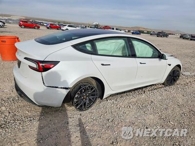 Trzecie zdjęcie samochodu z tyłu: 2024 TESLA MODEL 3 VIN:5YJ3E1EA0RF833835 - miniatura