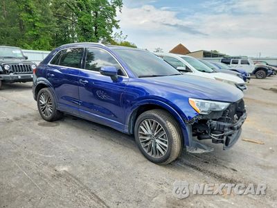 Czwarte zdjęcie samochodu z boku: 2022 AUDI Q3 PREMIUM 40 VIN:WA1AUCF37N1018261 - miniatura