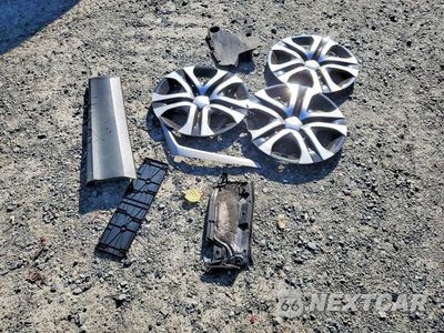 Zdjęcie 13 z 14 samochodu: 2017 TOYOTA RAV4 LE VIN:JTMBFREV0HJ170817 - miniatura