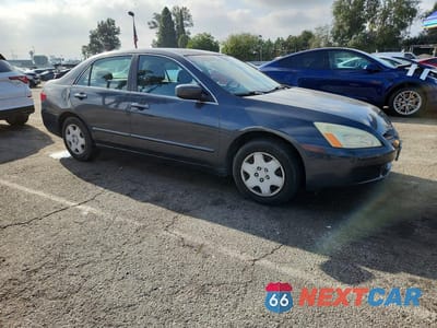Czwarte zdjęcie samochodu z boku: 2005 HONDA ACCORD LX VIN:1HGCM56415A137301 - miniatura
