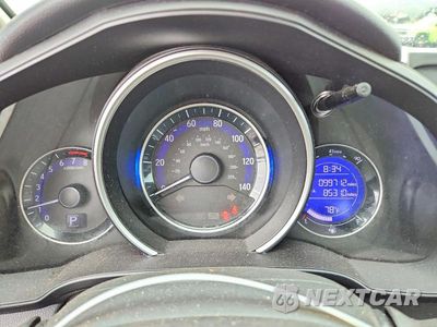 Zdjęcie 9 z 12 samochodu: 2016 HONDA FIT EX VIN:JHMGK5H70GX037346 - miniatura