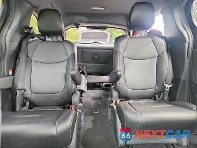 Zdjęcie 10 z 14 samochodu: 2023 TOYOTA SIENNA WOODLAND EDITION VIN:5TDCSKFC6PS106268 - miniatura