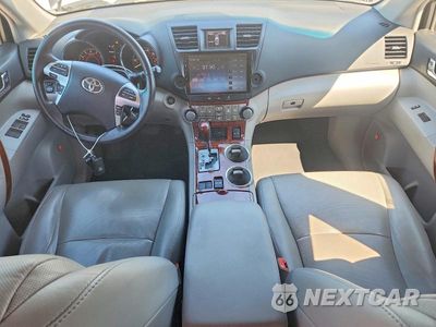 Zdjęcie 8 z 13 samochodu: 2012 TOYOTA HIGHLANDER LIMITED VIN:5TDYK3EH5CS080202 - miniatura