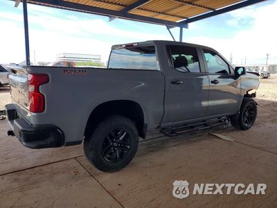 Trzecie zdjęcie samochodu z tyłu: 2024 CHEVROLET SILVERADO K1500 TRAIL BOSS CUSTOM VIN:3GCUDCEDXRG372439 - miniatura