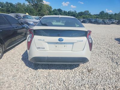 Zdjęcie 6 z 13 samochodu: 2016 TOYOTA PRIUS TWO VIN:JTDKBRFU2G3509355 - miniatura
