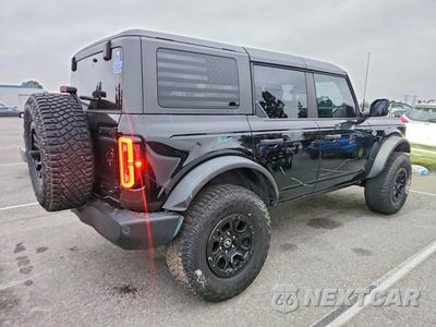 Trzecie zdjęcie samochodu z tyłu: 2023 FORD BRONCO BASE VIN:1FMEE5DPXPLA95649 - miniatura