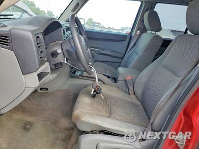 Zdjęcie 7 z 13 samochodu: 2006 JEEP COMMANDER VIN:1J8HG48K66C205852 - miniatura