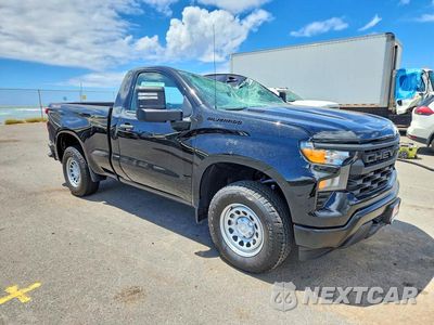 Czwarte zdjęcie samochodu z boku: 2026 CHEVROLET SILVERADO K1500 VIN:3GCNKAEK6TG329706 - miniatura
