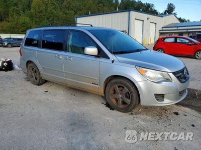 Czwarte zdjęcie samochodu z boku: 2011 VOLKSWAGEN ROUTAN SE VIN:2V4RW3DG5BR717331 - miniatura