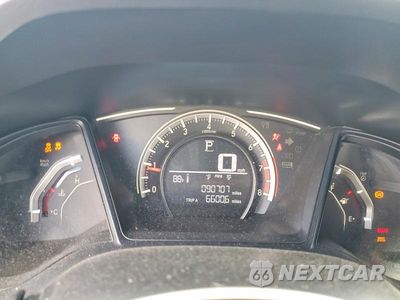 Zdjęcie 9 z 12 samochodu: 2018 HONDA CIVIC LX VIN:2HGFC2F5XJH606534 - miniatura