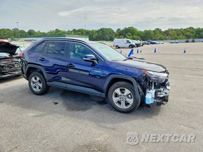 Czwarte zdjęcie samochodu z boku: 2025 TOYOTA RAV4 XLE VIN:2T3P1RFV4SW564204 - miniatura