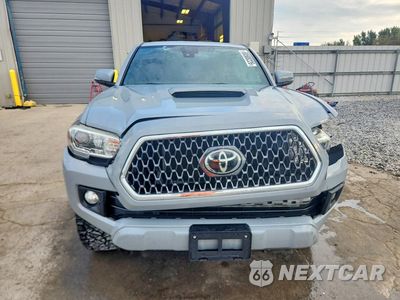 Piąte zdjęcie samochodu w środku: 2019 TOYOTA TACOMA TRD SPORT VIN:3TMCZ5AN0KM246377 - miniatura