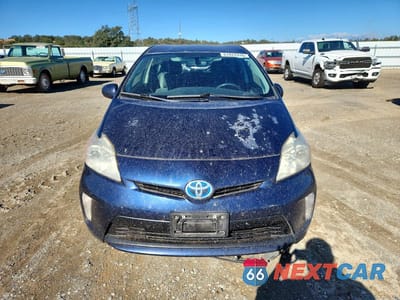 Piąte zdjęcie samochodu w środku: 2012 TOYOTA PRIUS THREE VIN:JTDKN3DU9C1549204 - miniatura