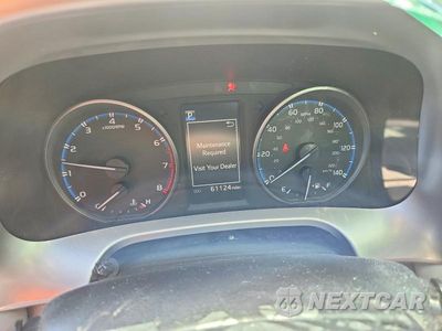 Zdjęcie 9 z 13 samochodu: 2018 TOYOTA RAV4 XLE VIN:JTMWFREV3JJ737710 - miniatura