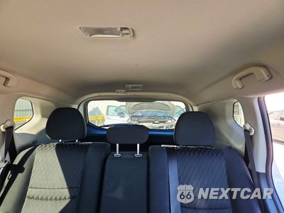 Zdjęcie 10 z 14 samochodu: 2019 NISSAN ROGUE SV VIN:KNMAT2MV8KP525315 - miniatura