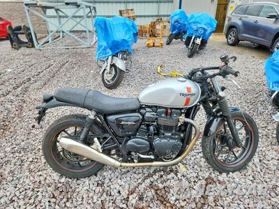 2017 TRIUMPH MOTORCYCLE STREET TWIN SMTD31GN7HT799982 - główne zdjęcie licytacji z USA - miniatura
