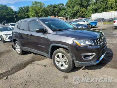 Czwarte zdjęcie samochodu z boku: 2020 JEEP COMPASS LATITUDE VIN:3C4NJDBB3LT104563 - miniatura