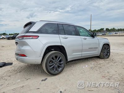 Trzecie zdjęcie samochodu z tyłu: 2026 JEEP GRAND CHEROKEE LIMITED VIN:1C4RJHBRXTC231649 - miniatura