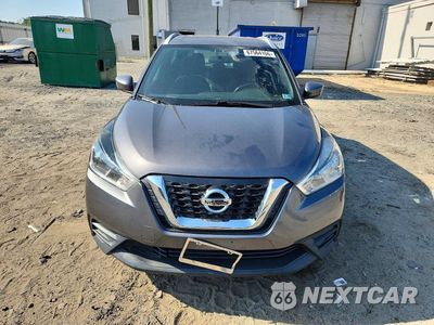 Piąte zdjęcie samochodu w środku: 2019 NISSAN KICKS SV VIN:3N1CP5CU3KL482539 - miniatura
