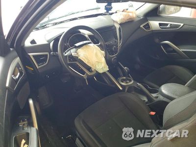 Zdjęcie 8 z 13 samochodu: 2016 HYUNDAI VELOSTER BASE VIN:KMHTC6AD8GU272867 - miniatura