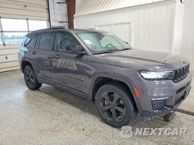 Czwarte zdjęcie samochodu z boku: 2023 JEEP GRAND CHEROKEE L LIMITED VIN:1C4RJKBG9P8710889 - miniatura