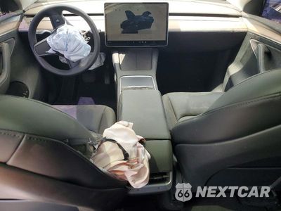 Zdjęcie 8 z 13 samochodu: 2025 TESLA MODEL Y VIN:7SAYGDED7SF219854 - miniatura