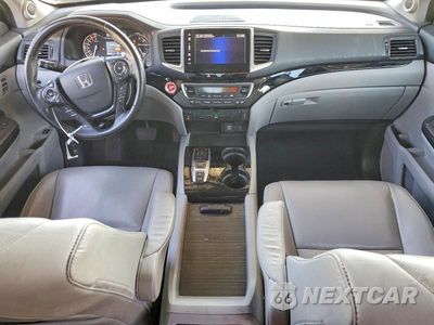 Zdjęcie 8 z 13 samochodu: 2018 HONDA PILOT TOURING VIN:5FNYF6H97JB013094 - miniatura