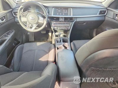 Zdjęcie 8 z 12 samochodu: 2019 KIA OPTIMA LX VIN:5XXGT4L31KG278328 - miniatura
