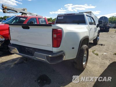 Trzecie zdjęcie samochodu z tyłu: 2020 CHEVROLET SILVERADO K3500 LTZ VIN:1GC4YUEY7LF200326 - miniatura