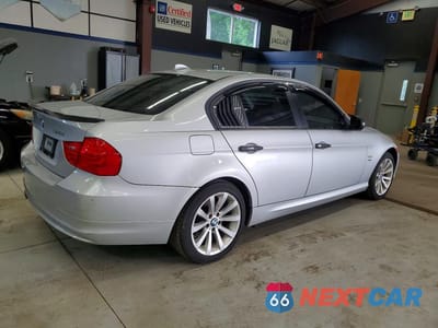 Trzecie zdjęcie samochodu z tyłu: 2011 BMW 328 XI VIN:WBAPK7C57BF086039 - miniatura