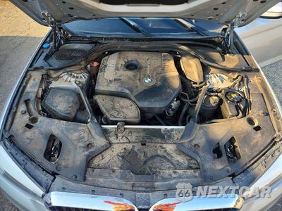 Zdjęcie 11 z 12 samochodu: 2018 BMW 530 I VIN:WBAJA5C55JG898140 - miniatura