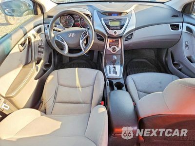 Zdjęcie 8 z 12 samochodu: 2012 HYUNDAI ELANTRA GLS VIN:5NPDH4AE4CH123741 - miniatura