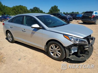Czwarte zdjęcie samochodu z boku: 2017 HYUNDAI SONATA SE VIN:5NPE24AF3HH591806 - miniatura
