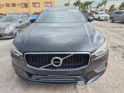 Piąte zdjęcie samochodu w środku: 2018 VOLVO XC60 T6 VIN:LYVA22RK3JB110656 - miniatura