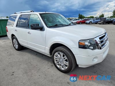 Czwarte zdjęcie samochodu z boku: 2013 FORD EXPEDITION LIMITED VIN:1FMJU1K50DEF62928 - miniatura