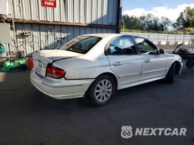 Trzecie zdjęcie samochodu z tyłu: 2002 HYUNDAI SONATA GLS VIN:KMHWF35H52A713588 - miniatura